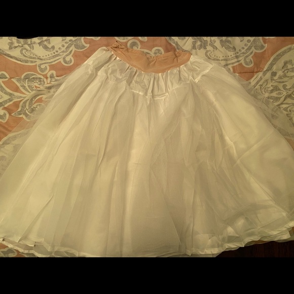 Gorgeous custom made 1950’s inspired silk dress - Picture 9 of 10